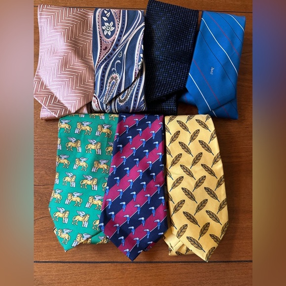 Vintage Hermès Paris Silk Tie – Feather Motif – Bergdorf Goodman 56” - Picture 5 of 5